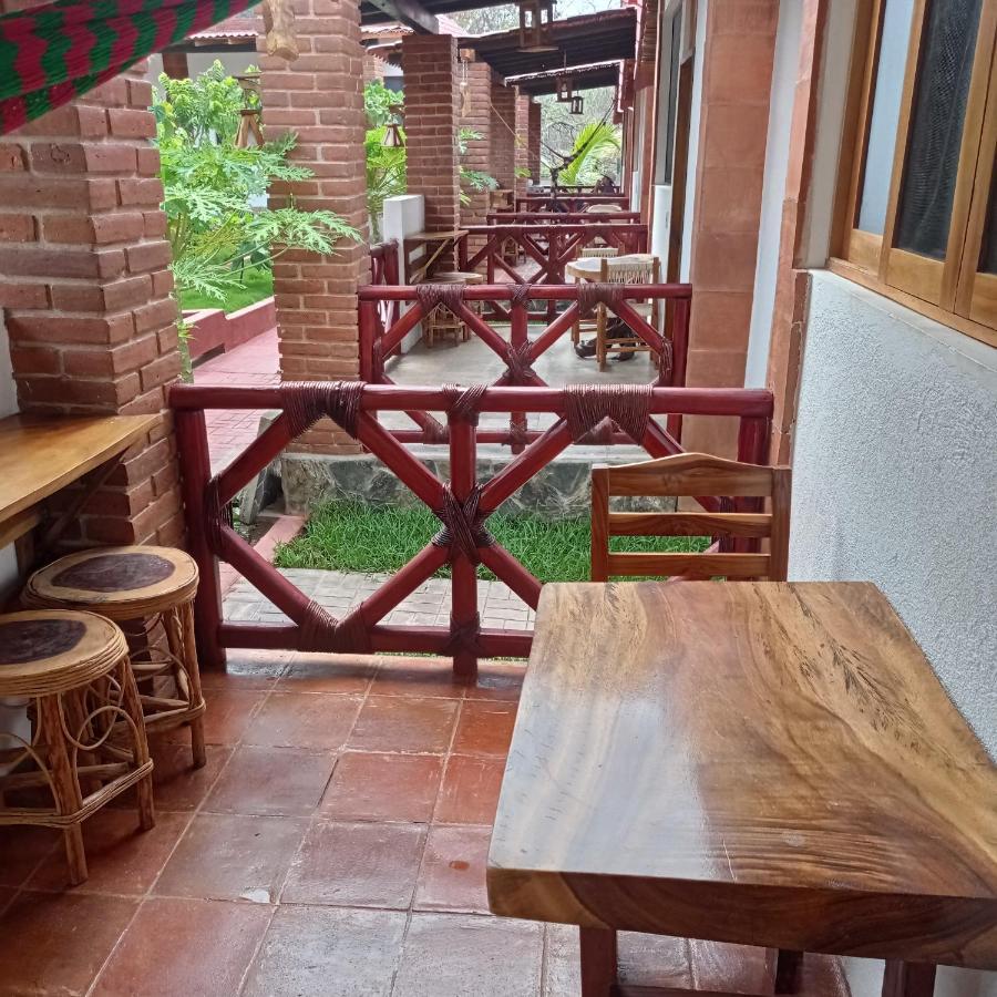 Bungalows Y Cabanas, Las Barracas De La Barra Malucano ภายนอก รูปภาพ