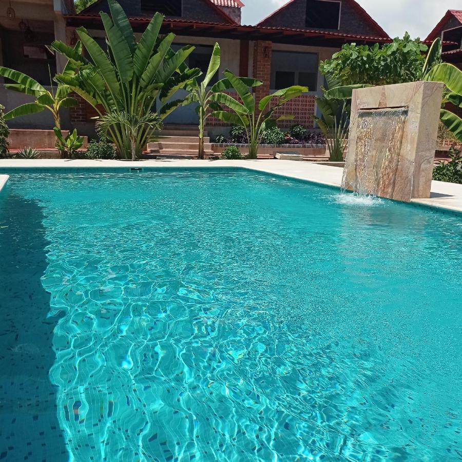 Bungalows Y Cabanas, Las Barracas De La Barra Malucano ภายนอก รูปภาพ