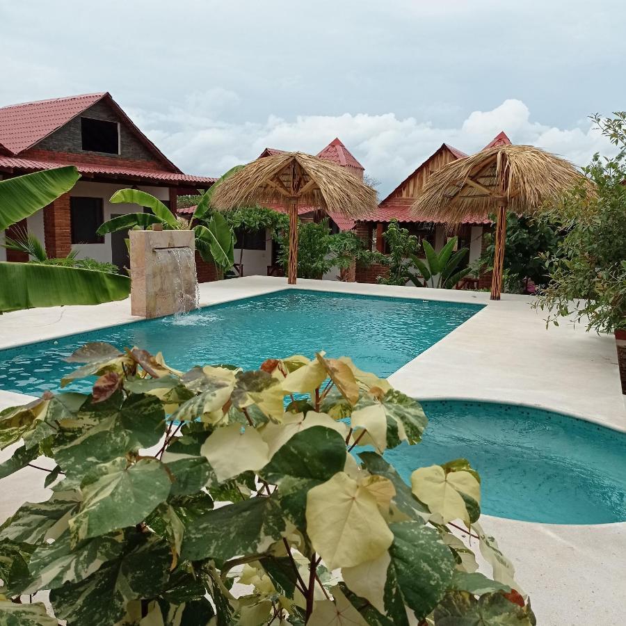 Bungalows Y Cabanas, Las Barracas De La Barra Malucano ภายนอก รูปภาพ