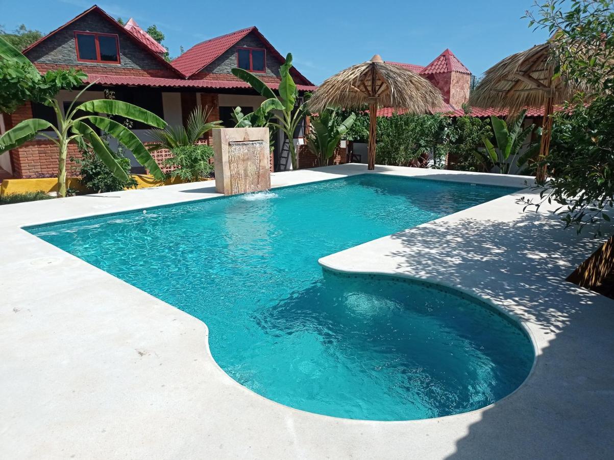 Bungalows Y Cabanas, Las Barracas De La Barra Malucano ภายนอก รูปภาพ