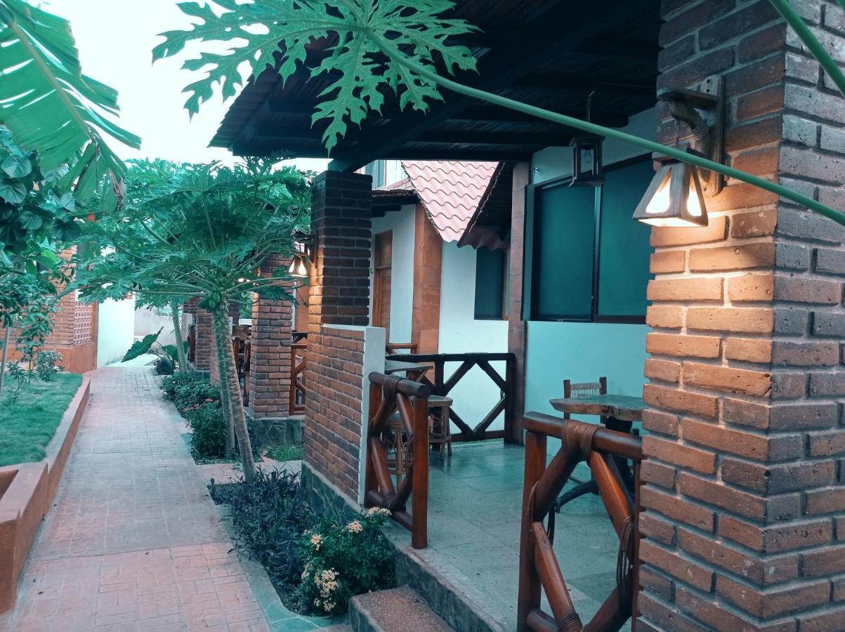 Bungalows Y Cabanas, Las Barracas De La Barra Malucano ภายนอก รูปภาพ