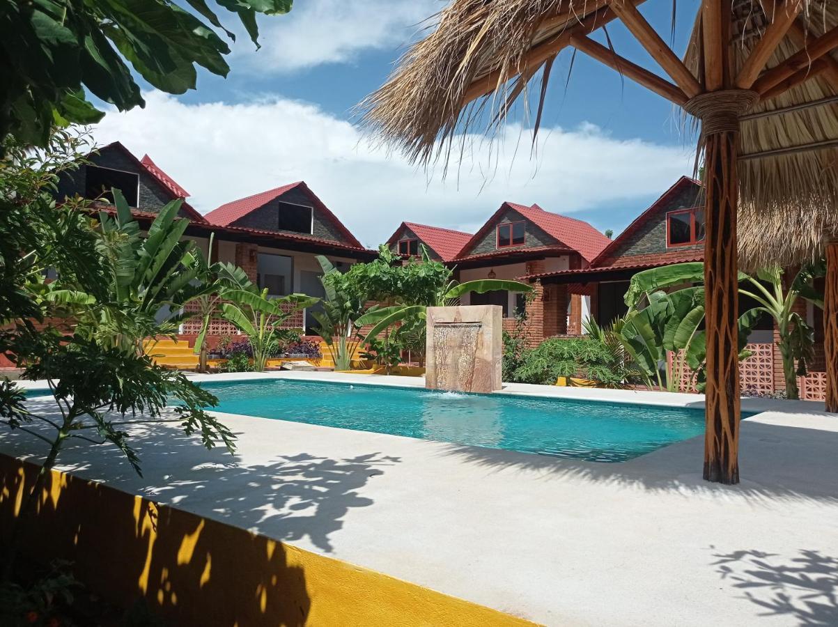 Bungalows Y Cabanas, Las Barracas De La Barra Malucano ภายนอก รูปภาพ